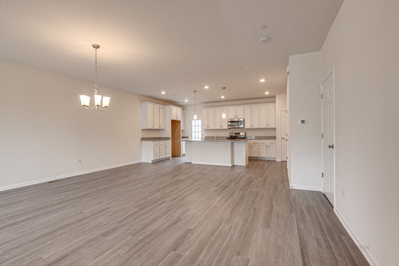 264 Hoffmann Dr - Photo 4 of 35