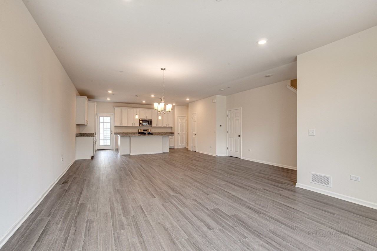 264 Hoffmann Dr - Photo 6 of 35