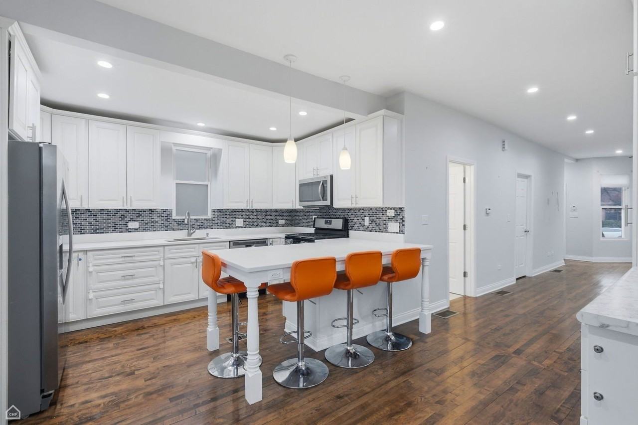 4151 W Fullerton Ave - Photo 5 of 21