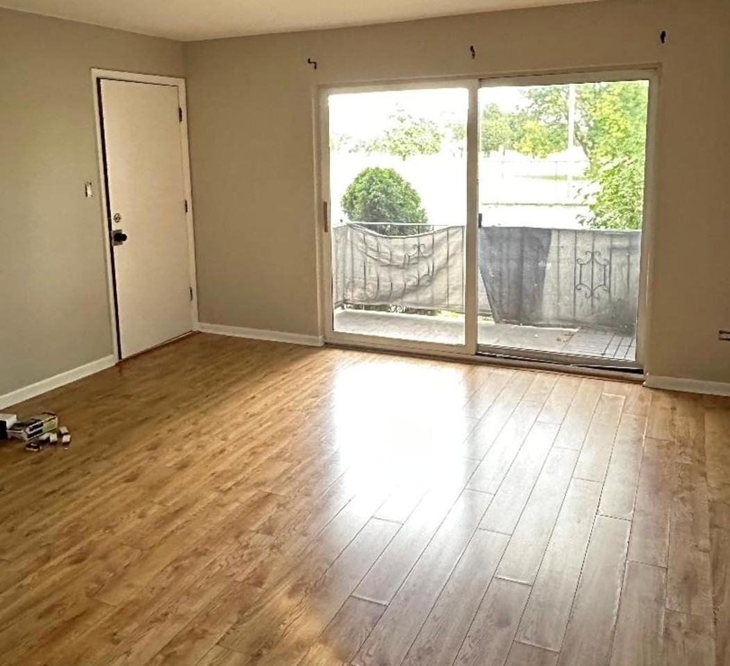8241 W 79th St Apt 1e - Photo 2 of 12