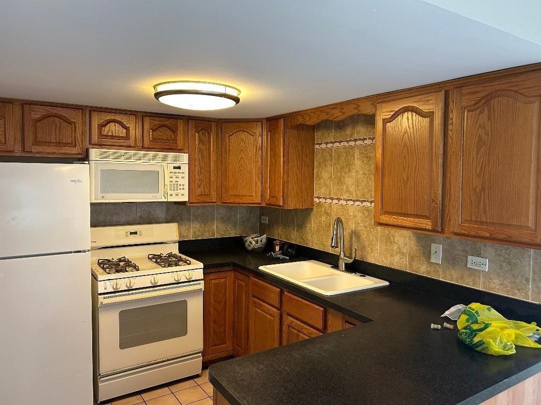 8241 W 79th St Apt 1e - Photo 5 of 12