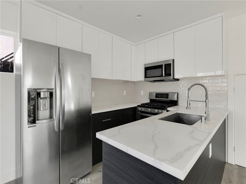 150 S Madison Ave - Photo 4 of 18