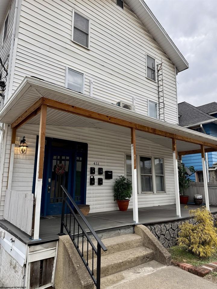 451 Brockway Ave - Photo 2 of 16