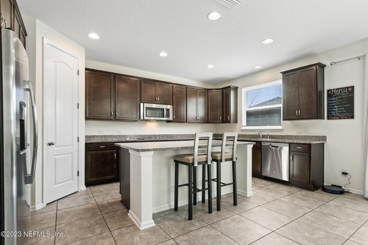 3315 Ridgeview Dr - Photo 6 of 34