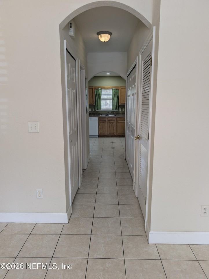 1807 Lago Del Sur Dr - Photo 4 of 13