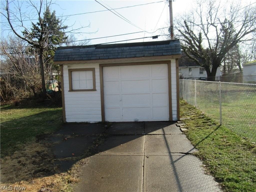 4413 W 187th St - Photo 3 of 26