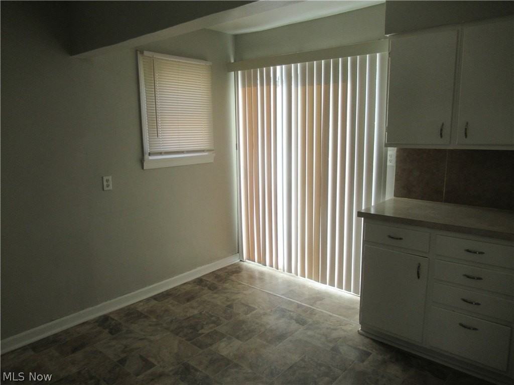 4413 W 187th St - Photo 6 of 26