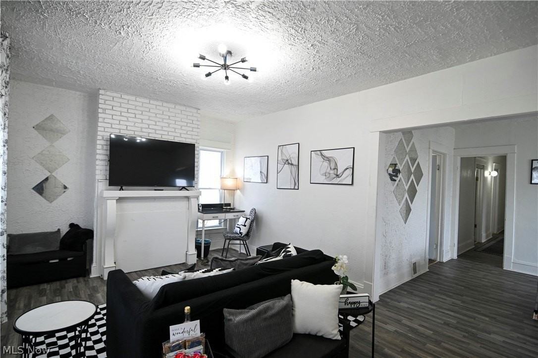 1856 Lampson Rd Unit Dw - Photo 3 of 16