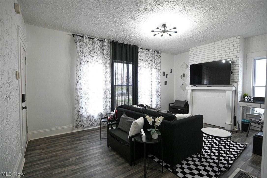 1856 Lampson Rd Unit Dw - Photo 4 of 16