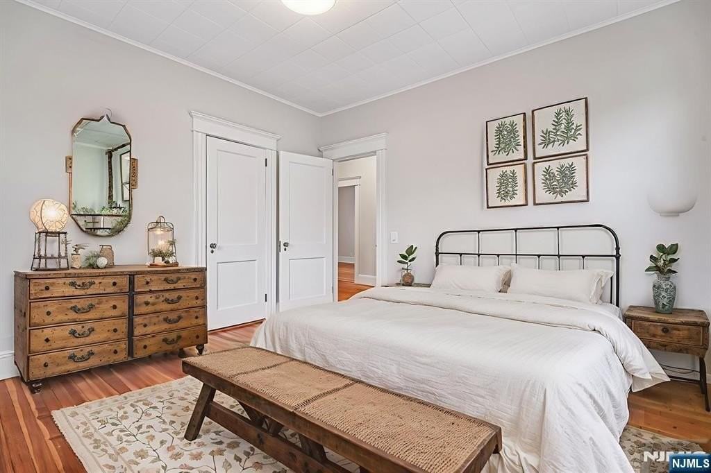 1154 Anderson Ave - Photo 3 of 9