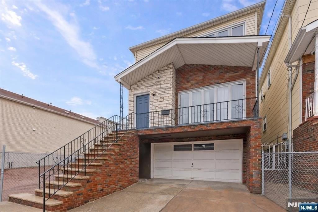 238 Terrace Ave - Photo 2 of 20