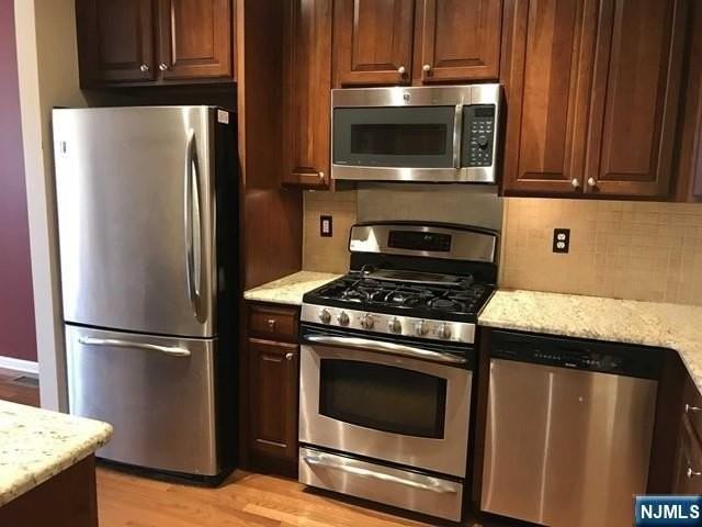 323 Wilshire Dr - Photo 6 of 16