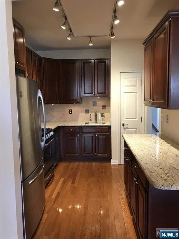 323 Wilshire Dr - Photo 7 of 16