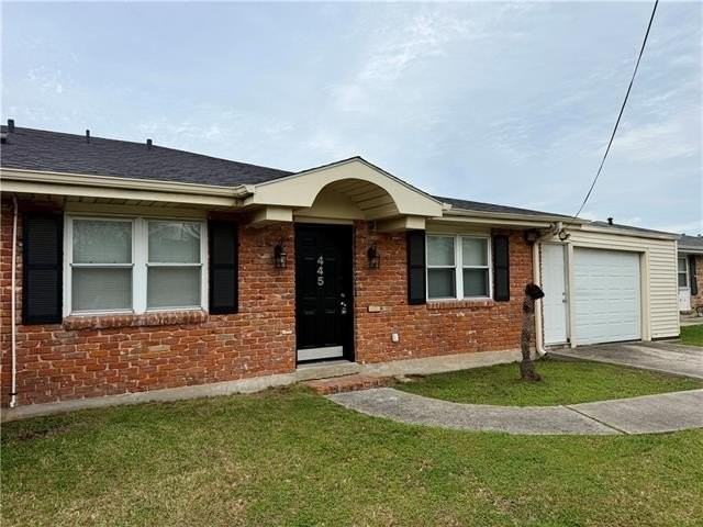 445 10th St - Photo 2 of 12