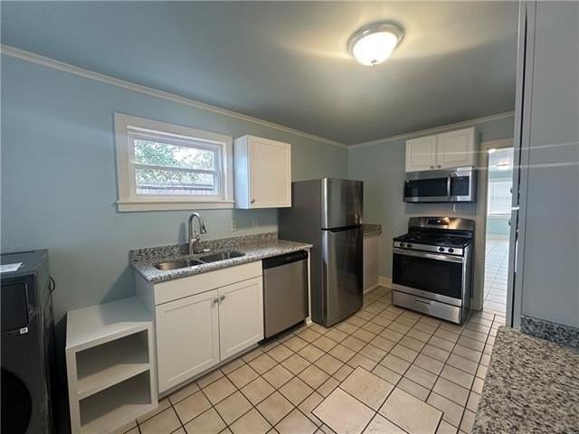 1627 Feronia St - Photo 3 of 9