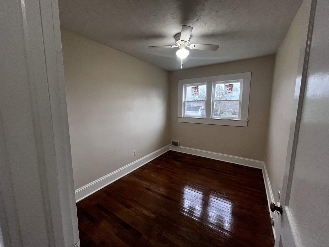 1408 Grove Dr - Photo 4 of 10