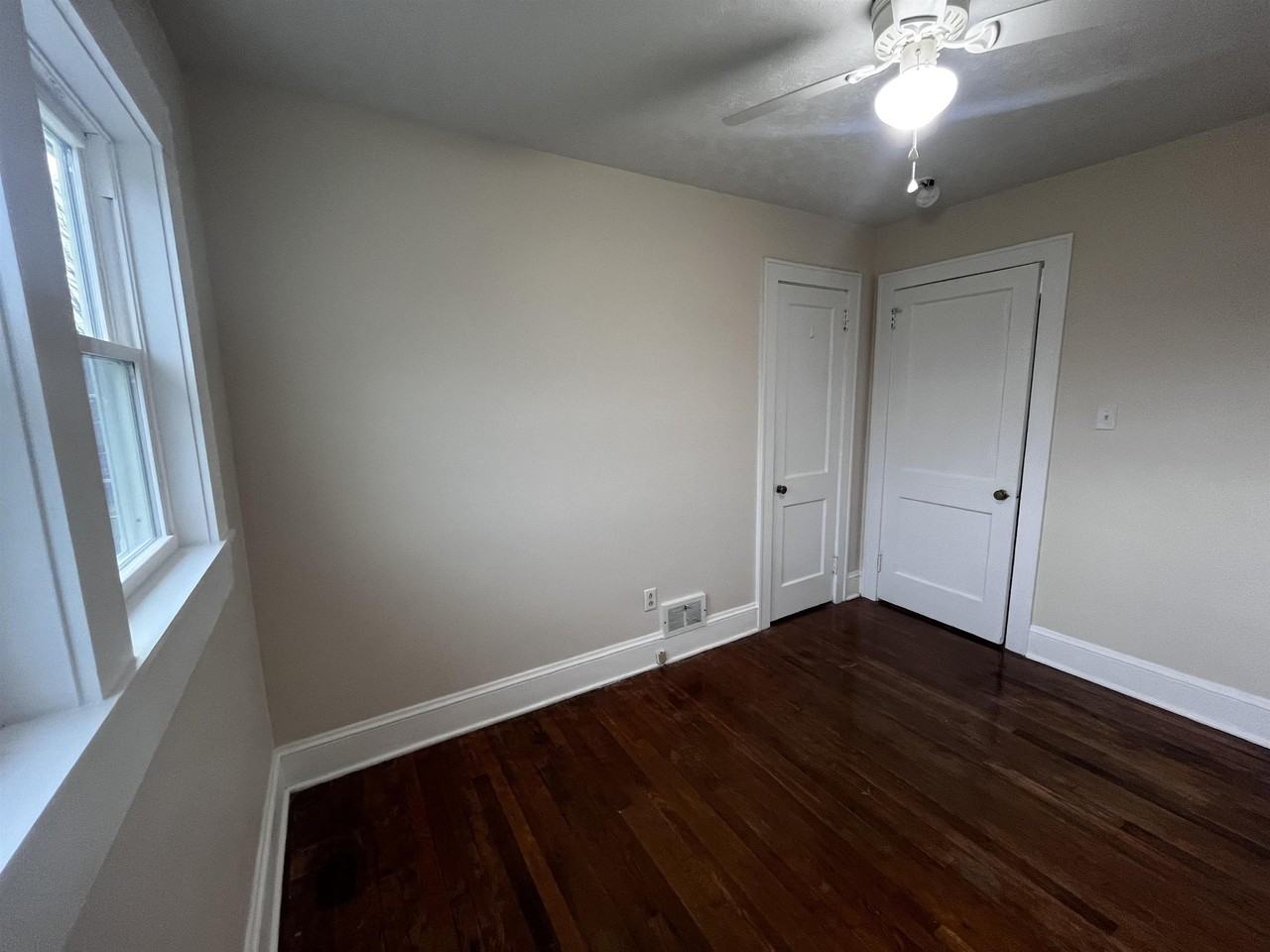 1408 Grove Dr - Photo 5 of 10