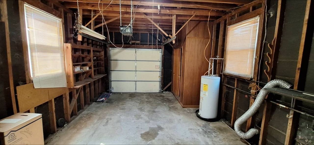 20405 Williams St - Photo 7 of 30