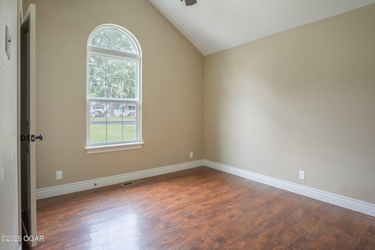 1820 Kansas Ave - Photo 7 of 10