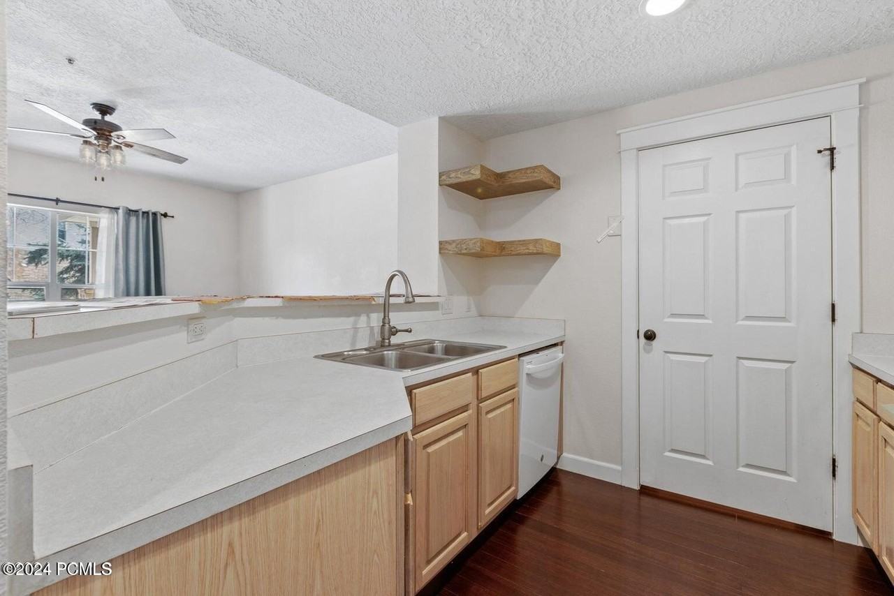 900 Bitner Rd Apt B16 - Photo 4 of 20