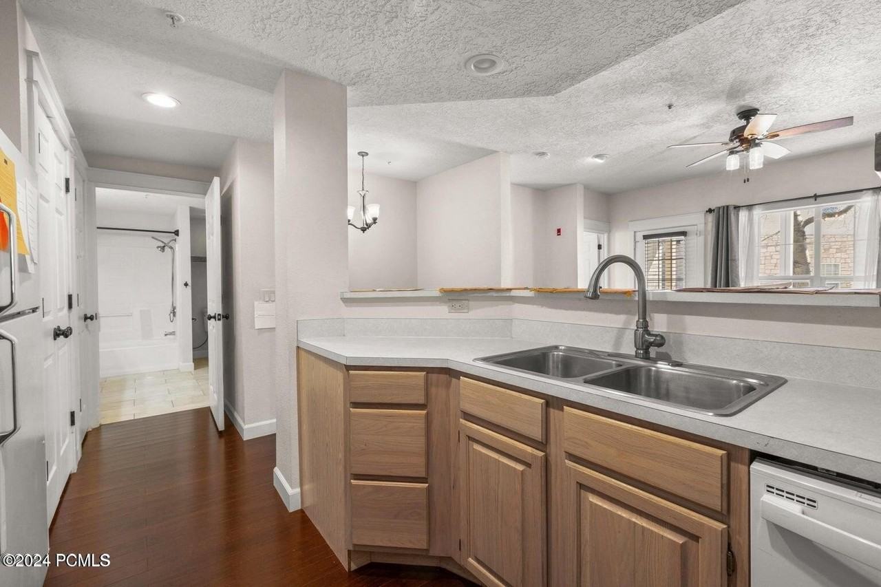 900 Bitner Rd Apt B16 - Photo 5 of 20