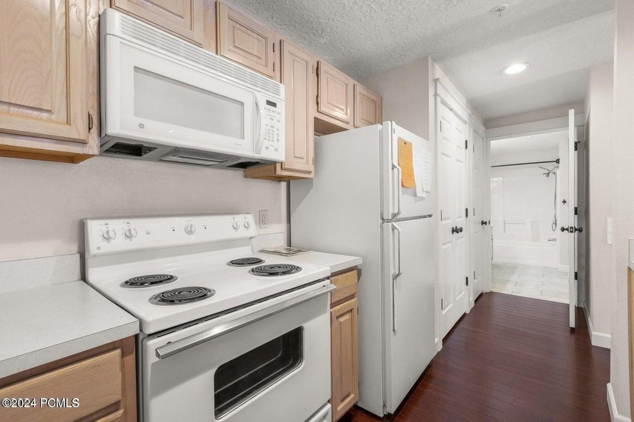 900 Bitner Rd Apt B16 - Photo 6 of 20