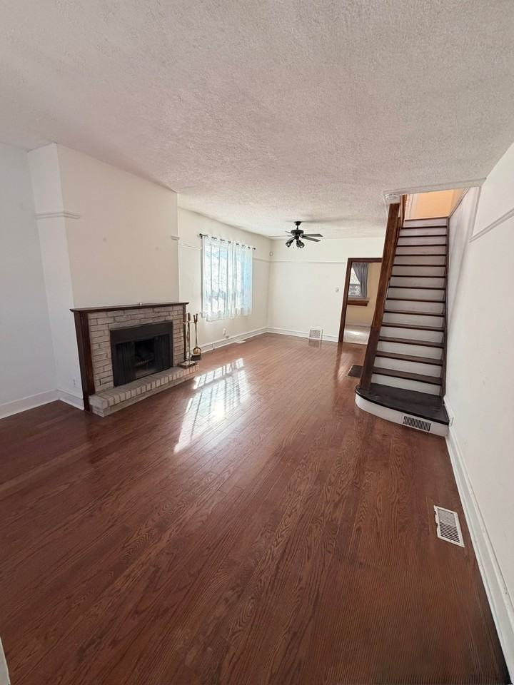 16 Nasmith Avenue - Photo 3 of 14