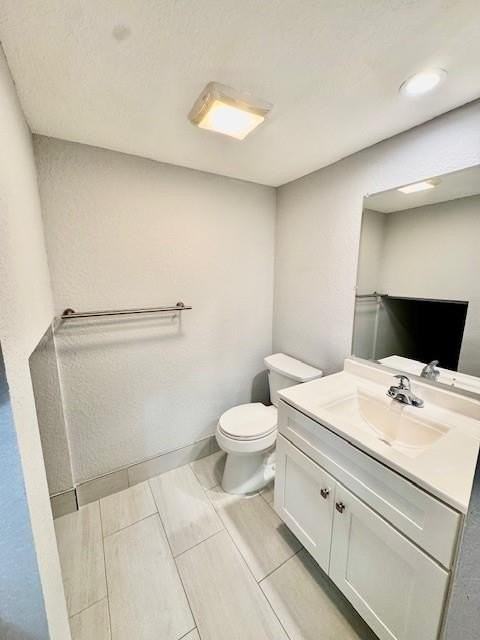 2467 Waterside Dr - Photo 4 of 8