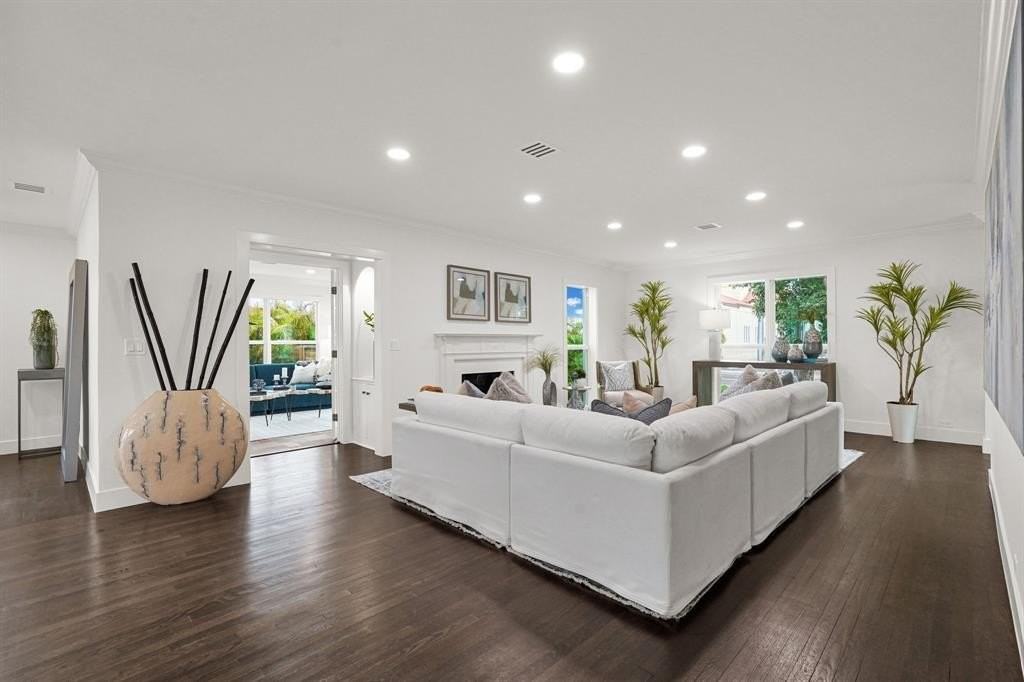 4015 Washington Rd - Photo 6 of 42