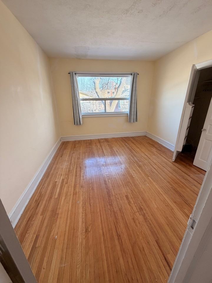 16 Nasmith Avenue - Photo 6 of 14