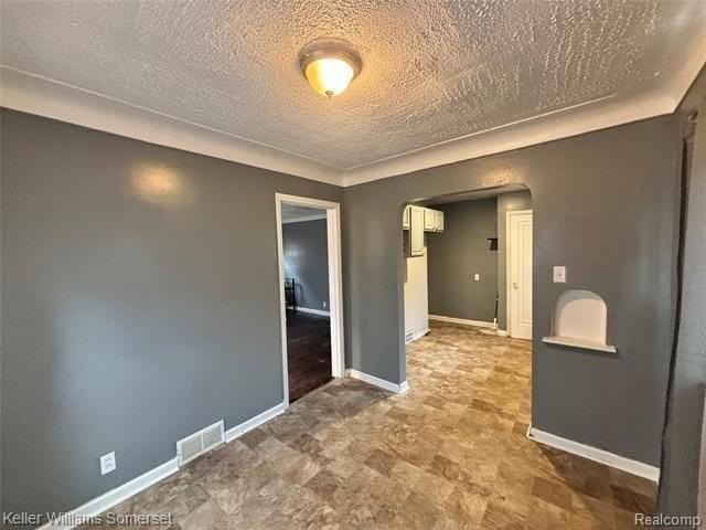 15596 Eastwood St - Photo 6 of 11