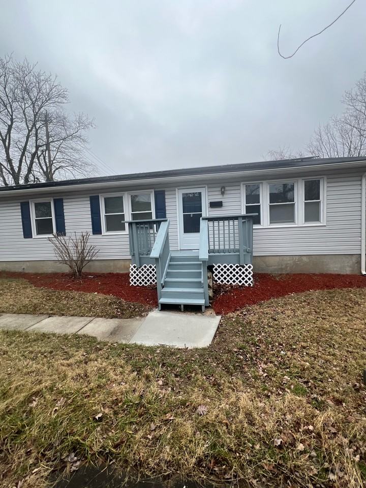 609 N Stonestreet Ave #1