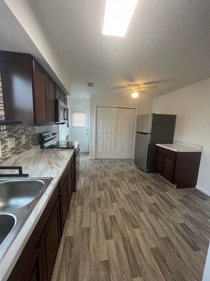 609 N Stonestreet Ave #1 - Photo 7 of 22