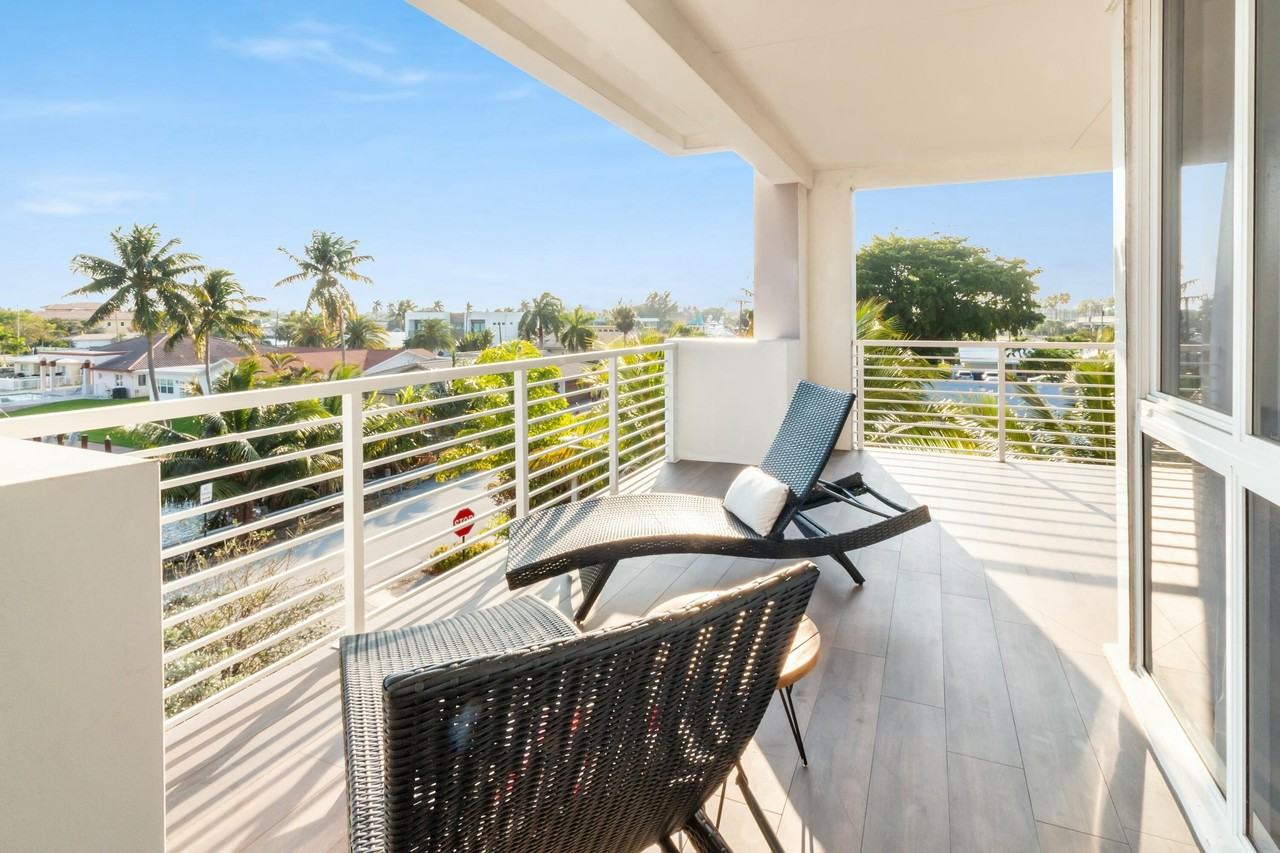 51 Se 19th Ave #301 - Photo 4 of 14