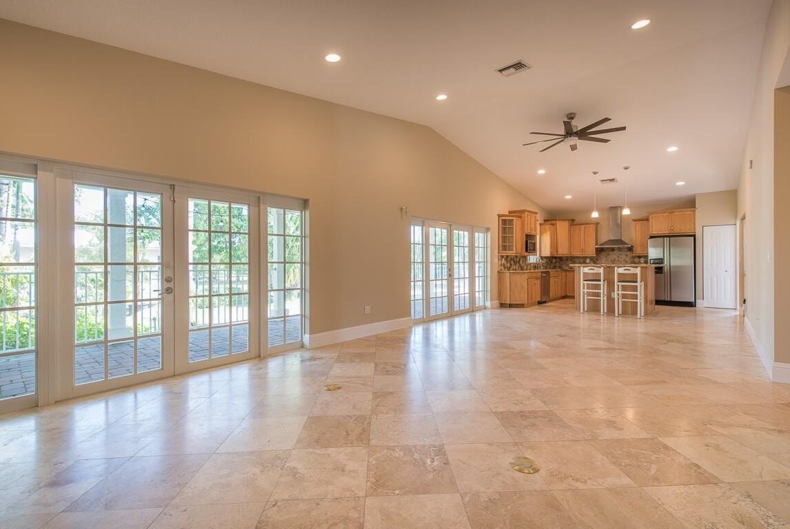 199 Nw 7th St - Photo 3 of 37