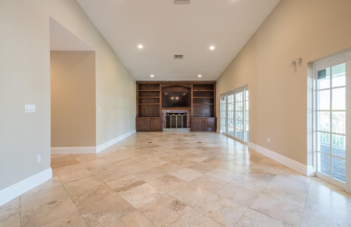 199 Nw 7th St - Photo 5 of 37