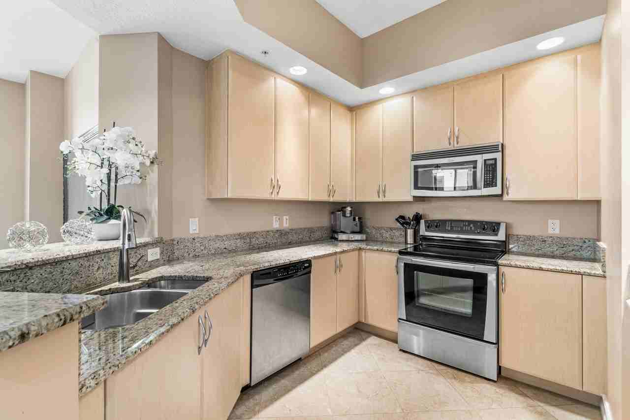 701 S Olive Ave #715 - Photo 5 of 48