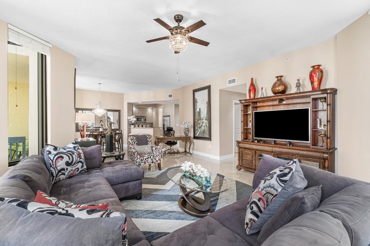 701 S Olive Ave #715 - Photo 7 of 48