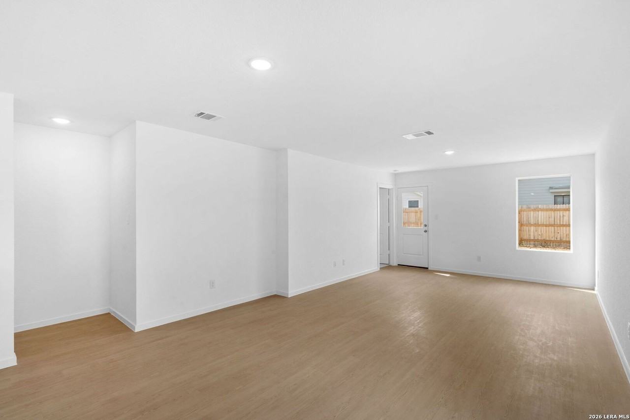 129 Pastar Falls - Photo 5 of 21