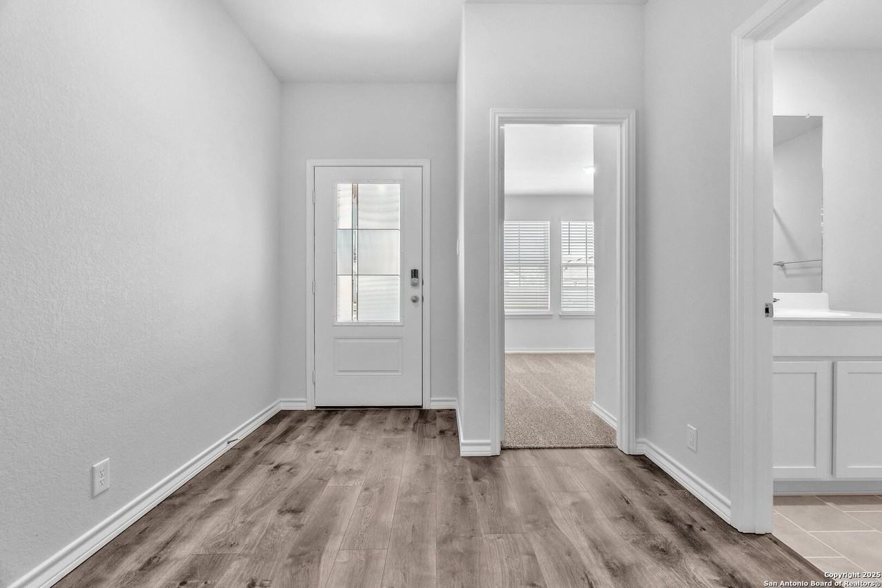 21231 Watercourse Way - Photo 5 of 38