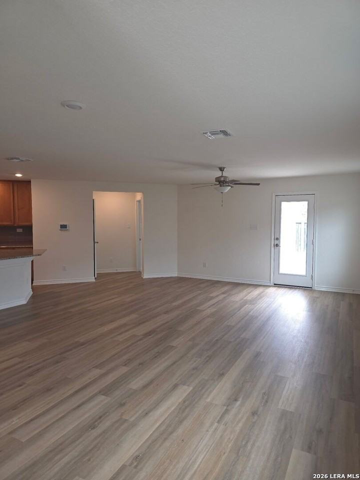 5031 Kayak Cv - Photo 5 of 25