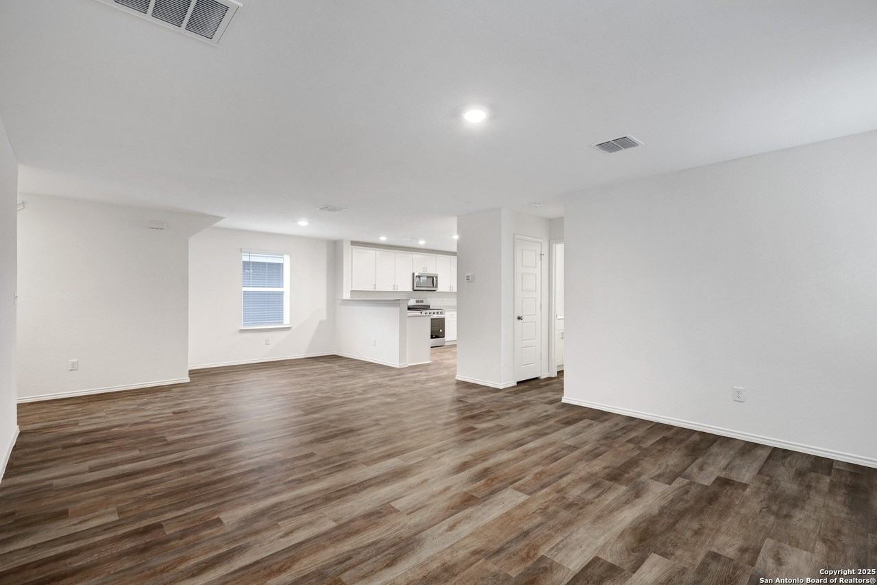 11637 Anselmo - Photo 3 of 26