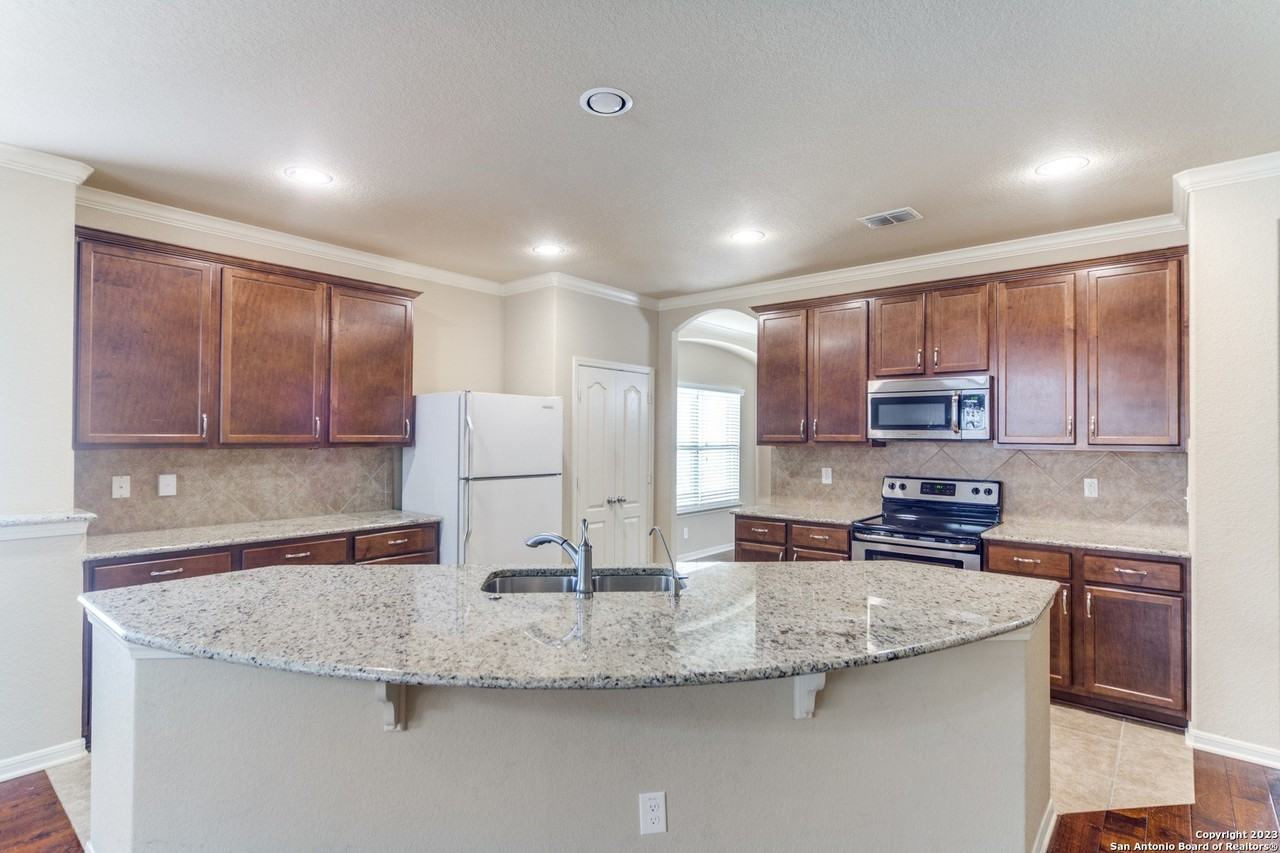 112 Krieg Dr - Photo 5 of 11