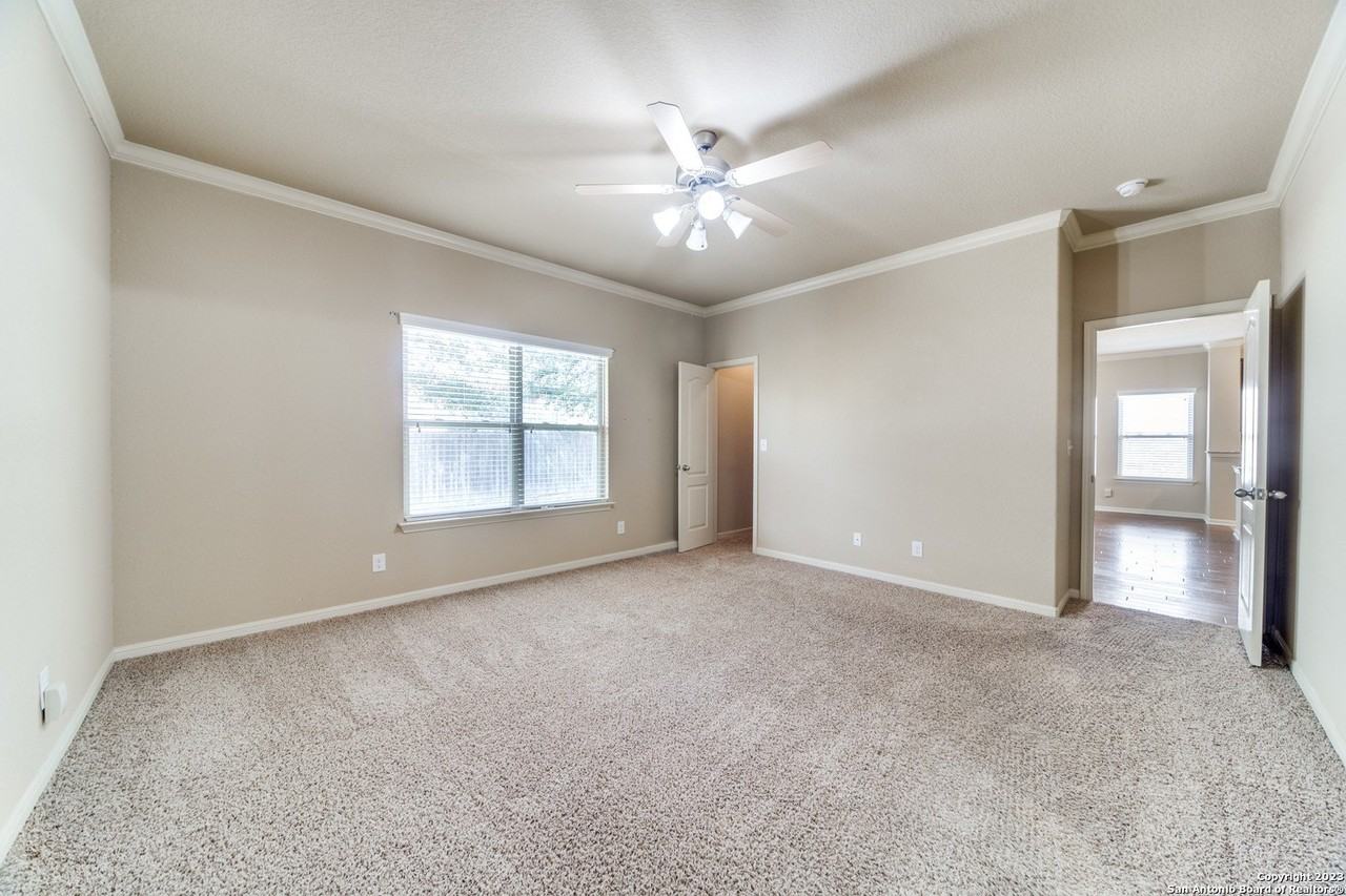 112 Krieg Dr - Photo 6 of 11