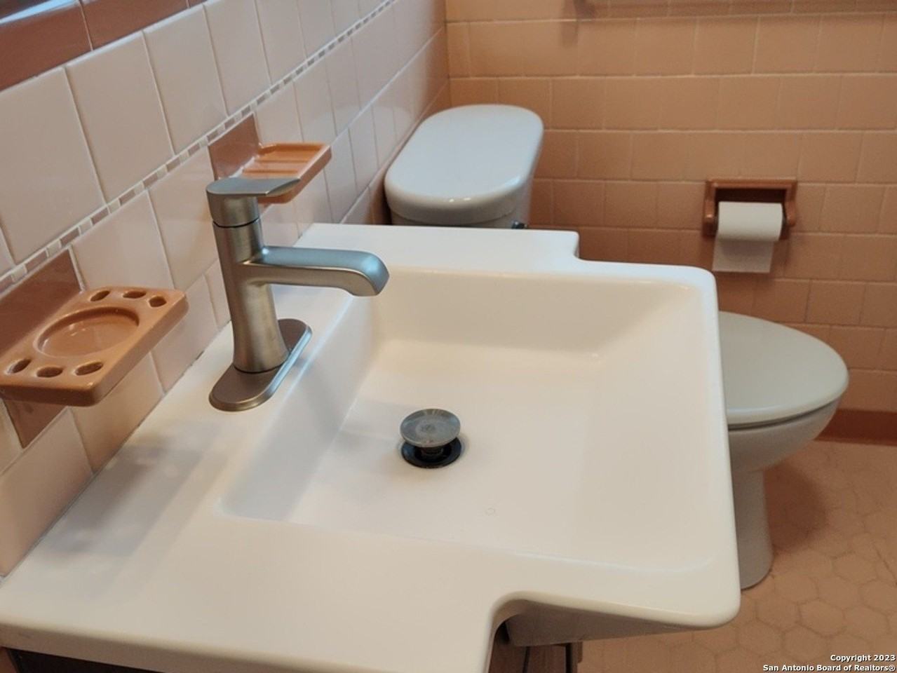 142 Jade Dr - Photo 7 of 17