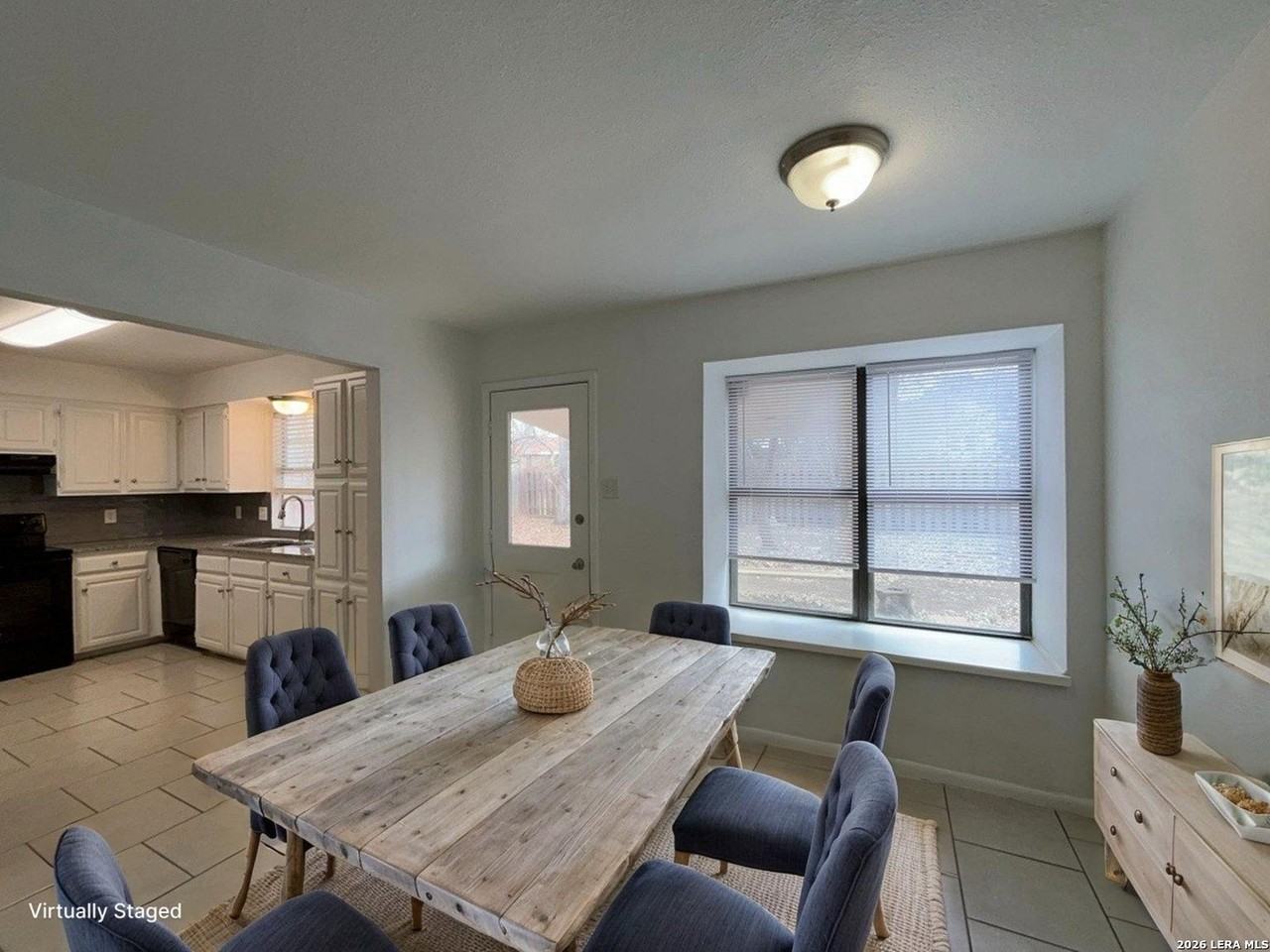 6114 Royal Crk - Photo 3 of 45