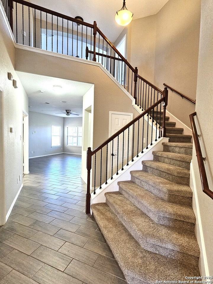 316 Julian Pt - Photo 2 of 31