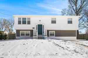 featured image of 13 Schoolhouse Dr