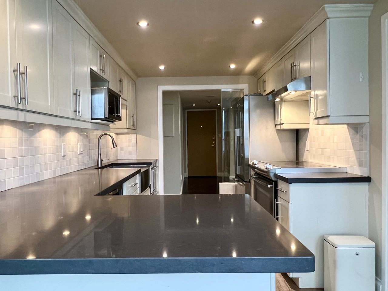 717 Jervis Street #501 - Photo 3 of 24