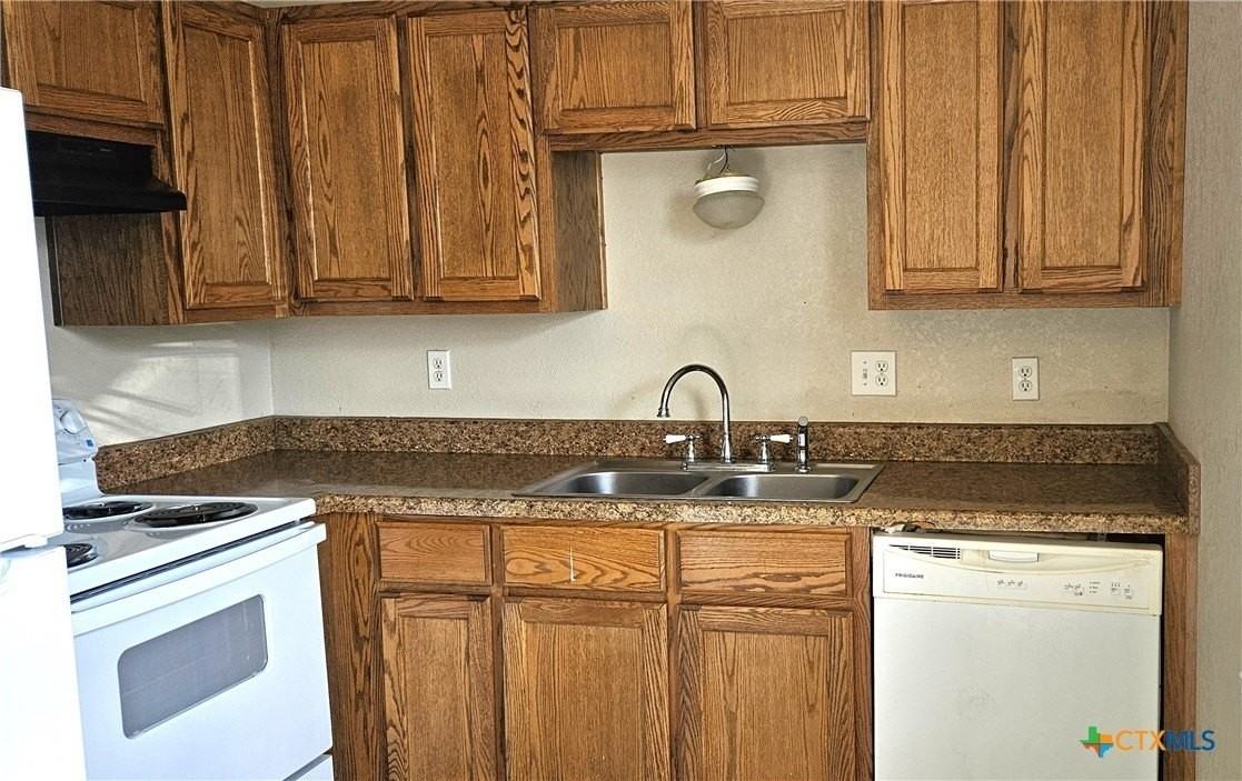 607 N 20th St #103 - Photo 2 of 10